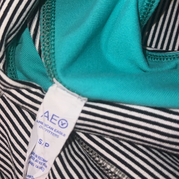 Spandex bundle (3) 1 under Armour 1 old navy 1 American Eagle all size small - Picture 6 of 9